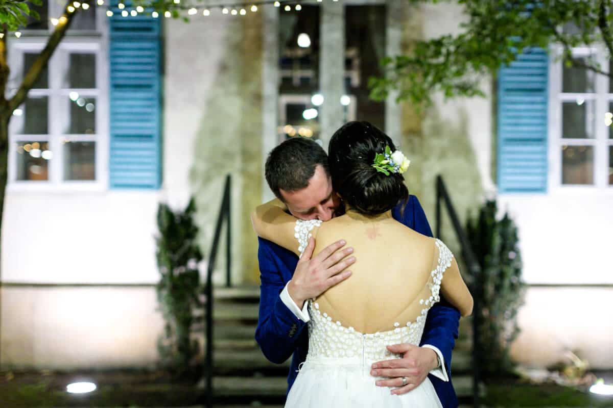 Esküvő fotózás során készült kép Mártiról és Marciról este.